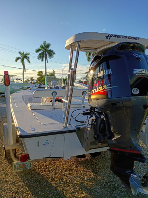 2003 Used Hewes Redfisher 21 Boat - Image 8
