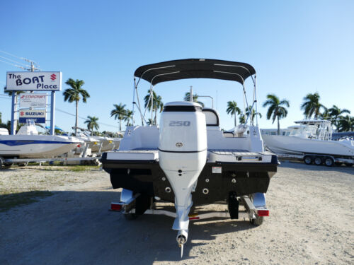2024 Starcraft SVX 231 CC OB Center Console Boat 78k