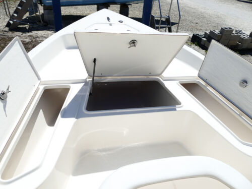 2025 Bulls Bay 2000 CC Center Console Boat 57B
