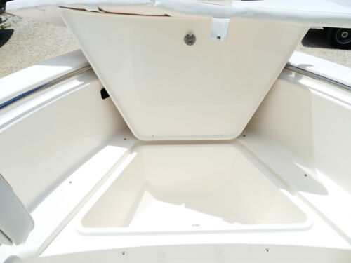 2026 Bulls Bay 230 CC Center Console Boat 17F