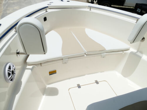 2026 Bulls Bay 230 CC Center Console Boat 17F