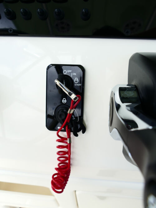 2026 Bulls Bay 230 CC Center Console Boat 17F