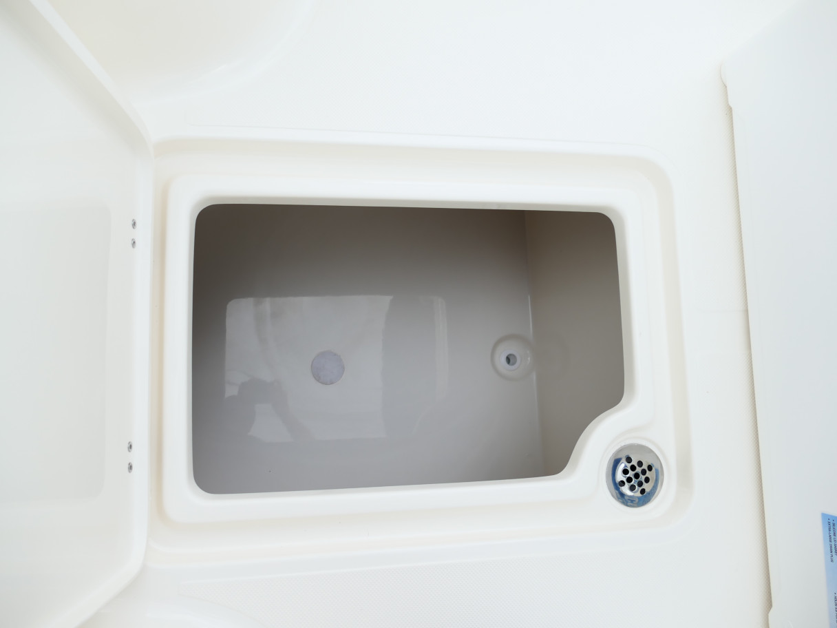 2026 Bulls Bay 255CC 255 CC Center Console Boat Default Product Photo 01G