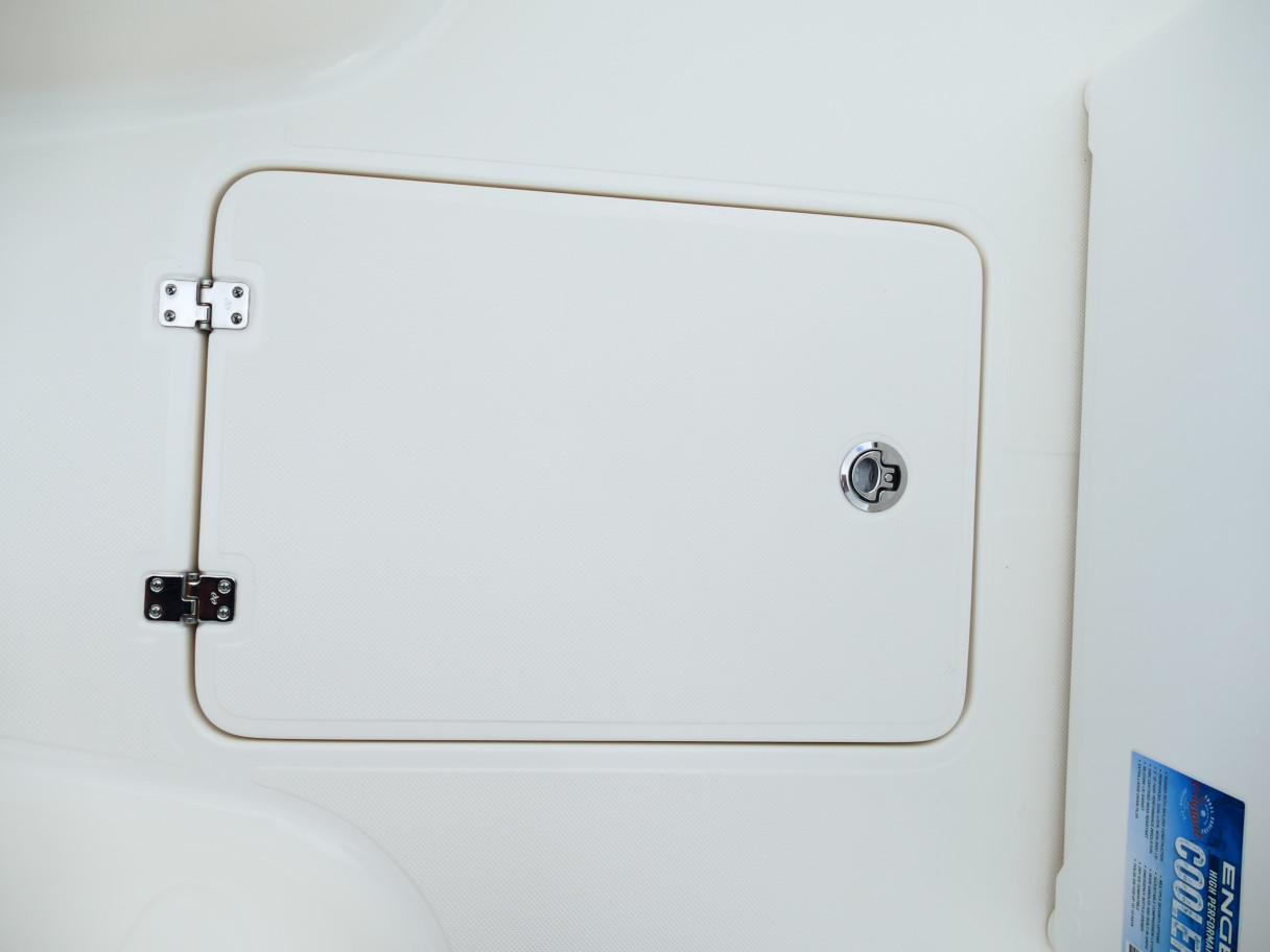 2026 Bulls Bay 255CC 255 CC Center Console Boat Default Product Photo 01G