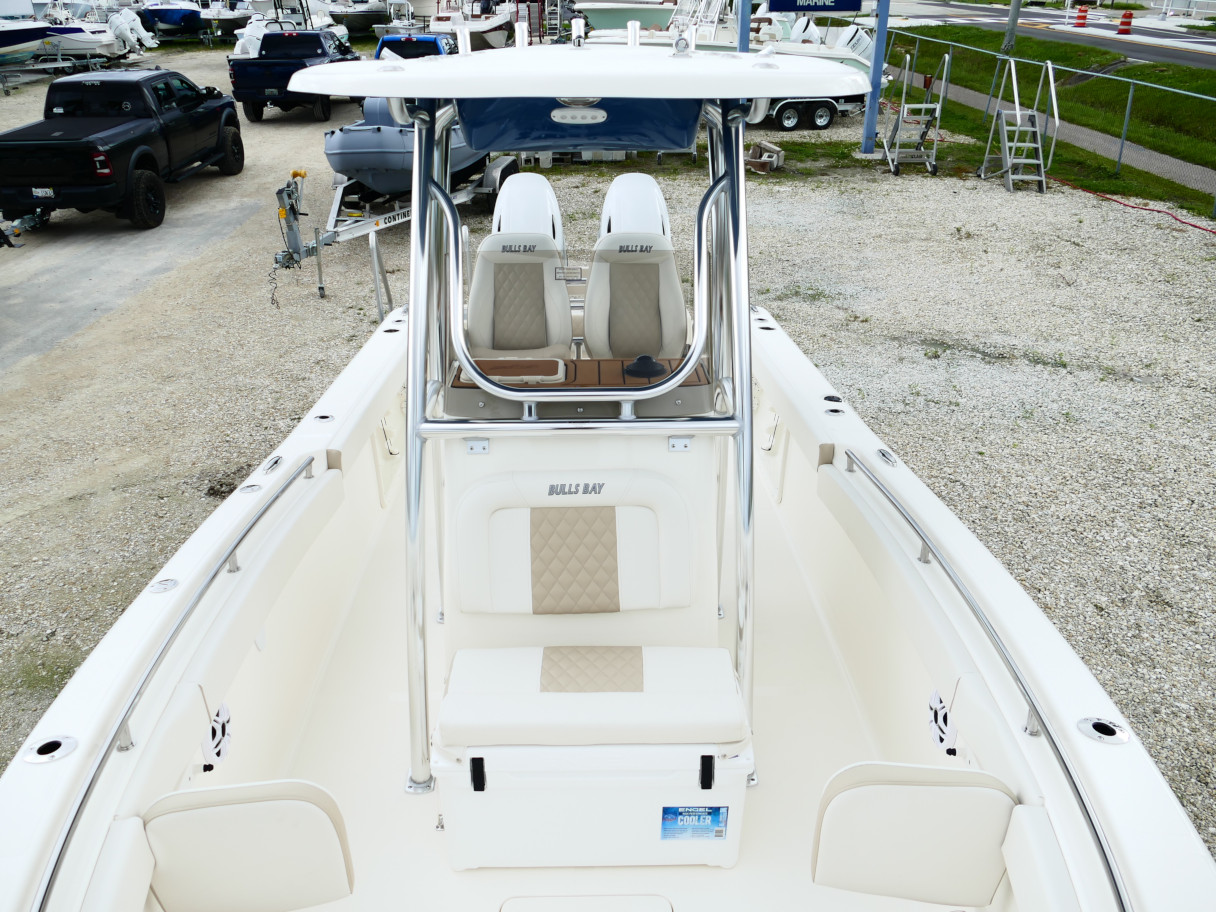 2026 Bulls Bay 255CC 255 CC Center Console Boat Default Product Photo 01G