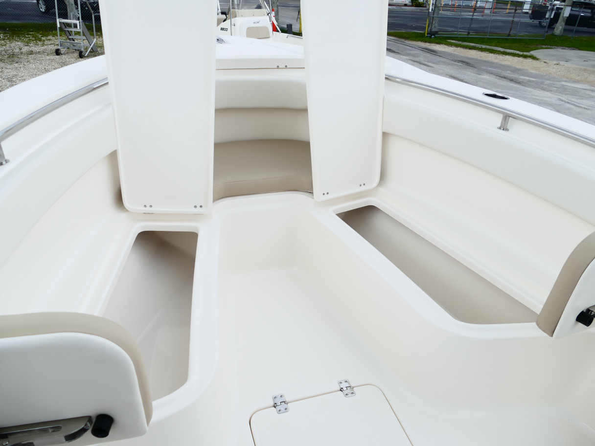 2026 Bulls Bay 255CC 255 CC Center Console Boat Default Product Photo 01G