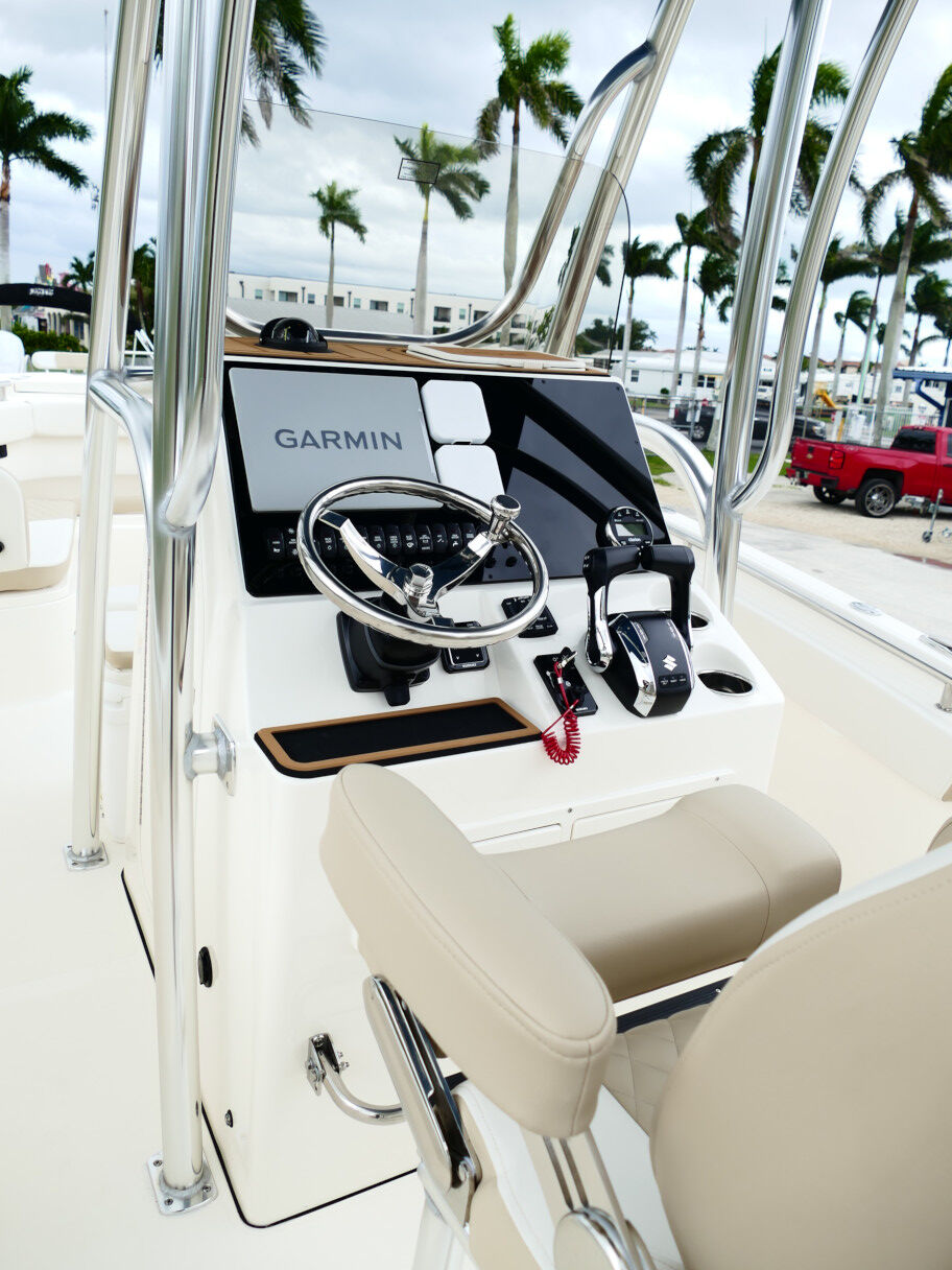 2026 Bulls Bay 255CC 255 CC Center Console Boat Default Product Photo 01G