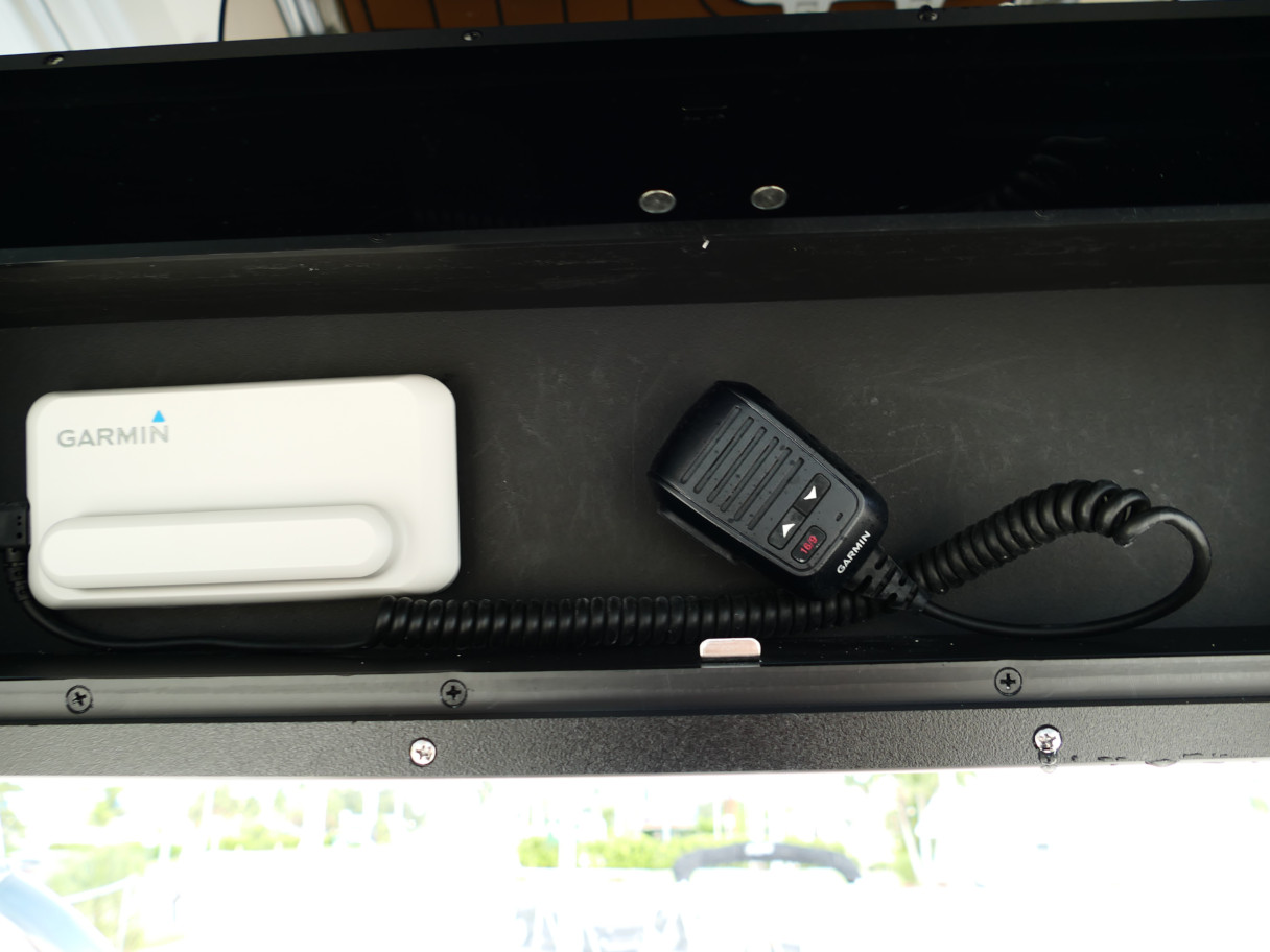 2026 Bulls Bay 255CC 255 CC Center Console Boat Default Product Photo 01G