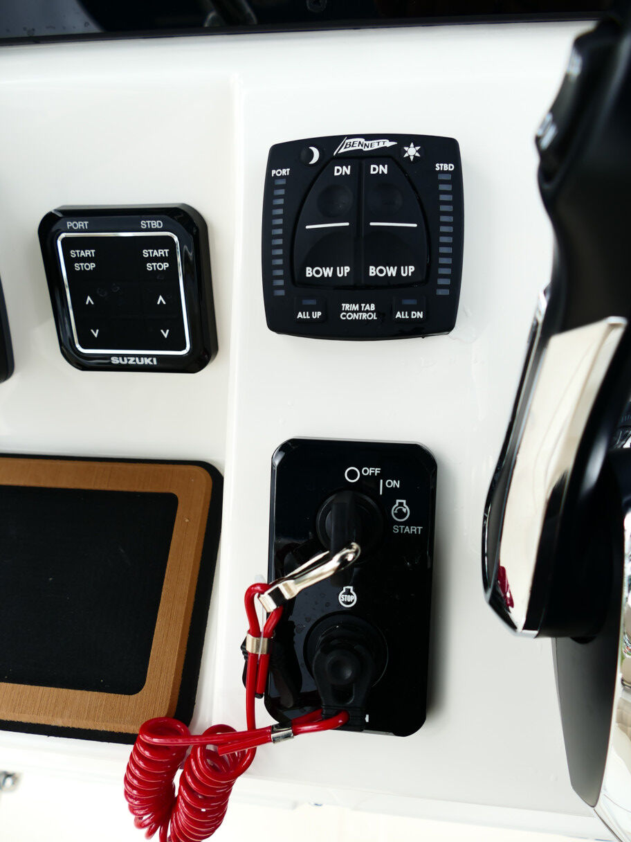 2026 Bulls Bay 255CC 255 CC Center Console Boat Default Product Photo 01G