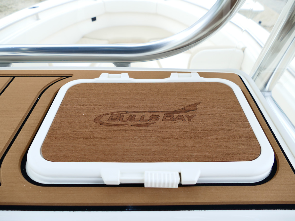 2026 Bulls Bay 255CC 255 CC Center Console Boat Default Product Photo 01G