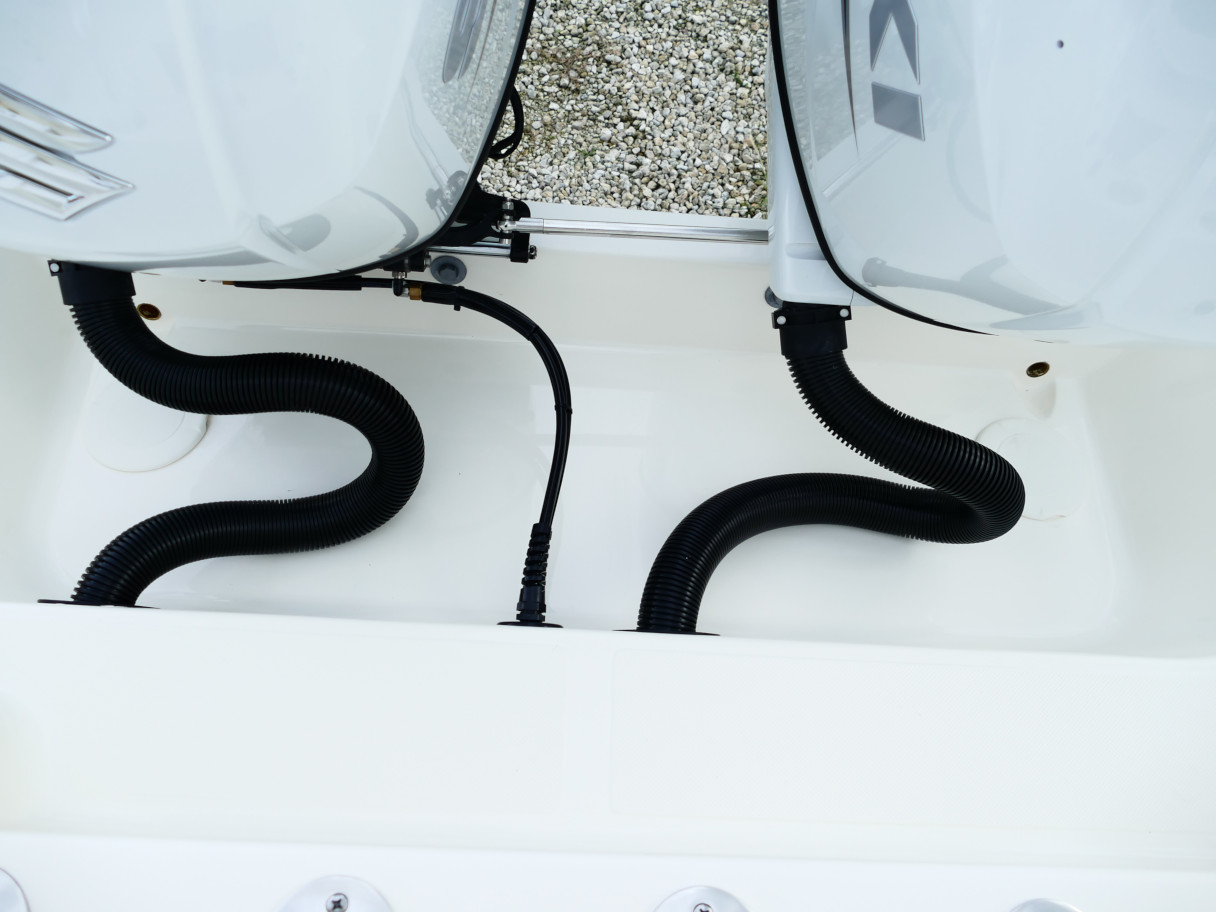 2026 Bulls Bay 255CC 255 CC Center Console Boat Default Product Photo 01G