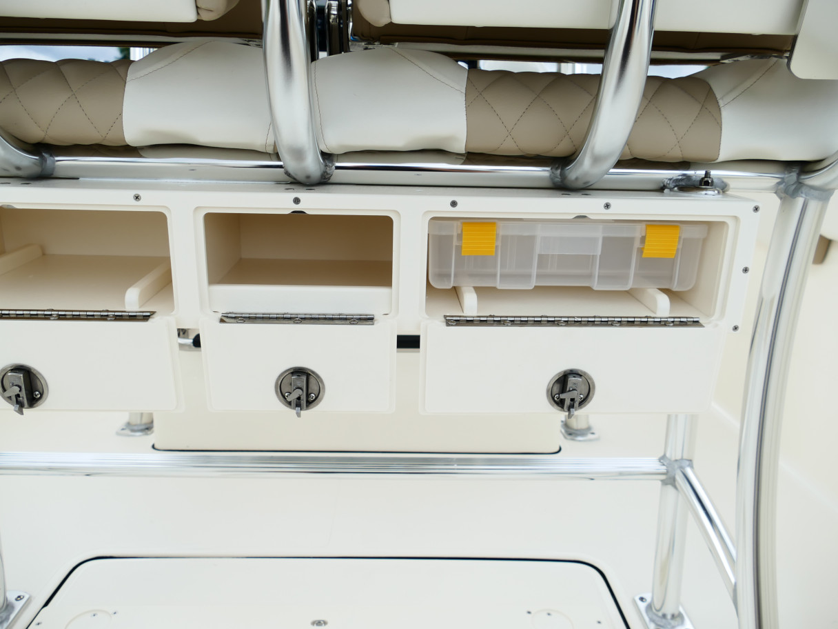 2026 Bulls Bay 255CC 255 CC Center Console Boat Default Product Photo 01G