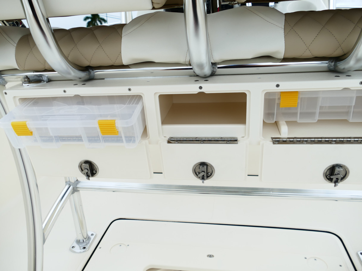 2026 Bulls Bay 255CC 255 CC Center Console Boat Default Product Photo 01G