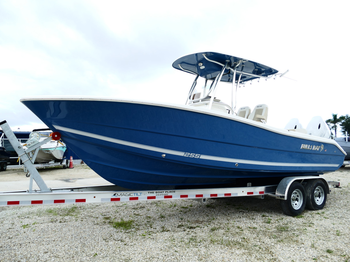 2026 Bulls Bay 255CC 255 CC Center Console Boat Default Product Photo 01G