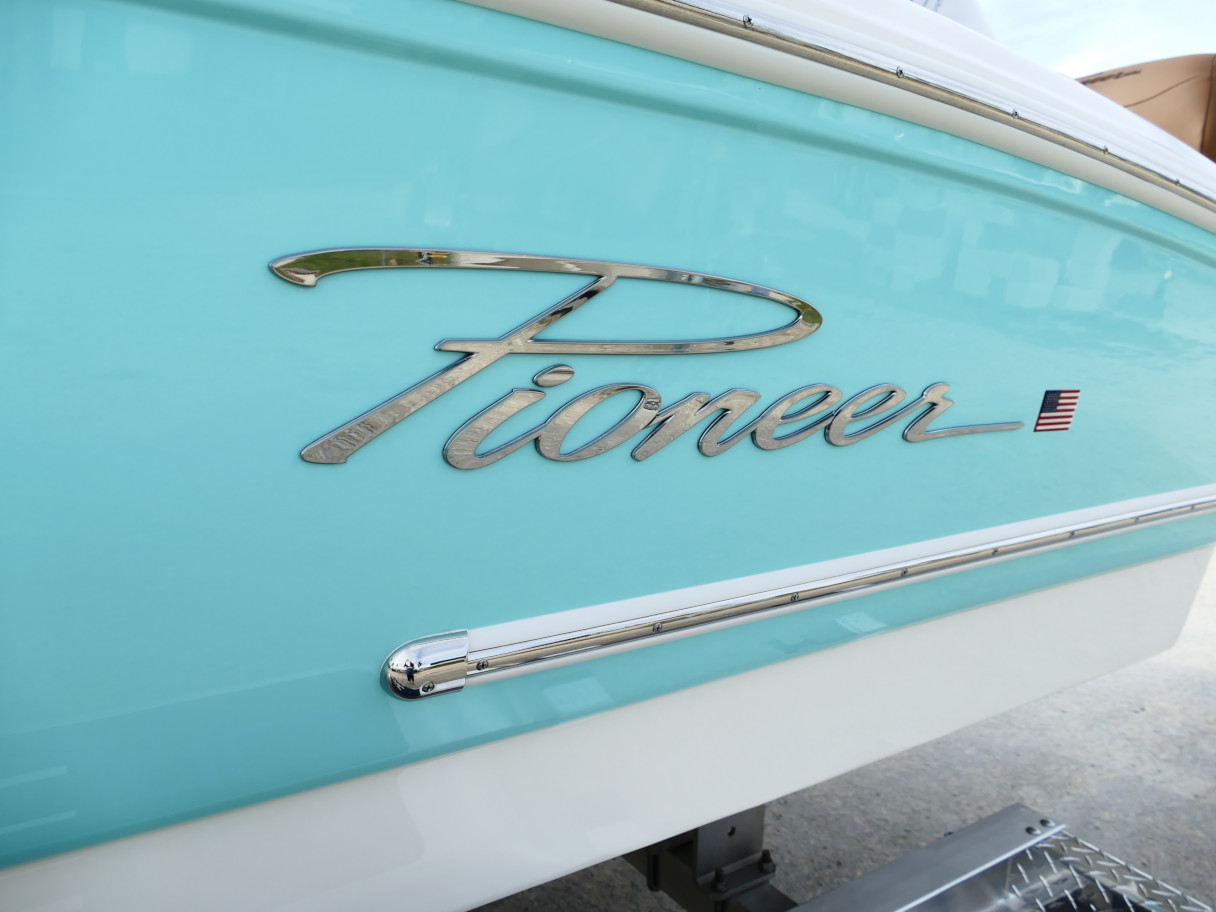 2026 Pioneer 202 Sportfish Seafoam Green Boat #29K Product Photo (2)