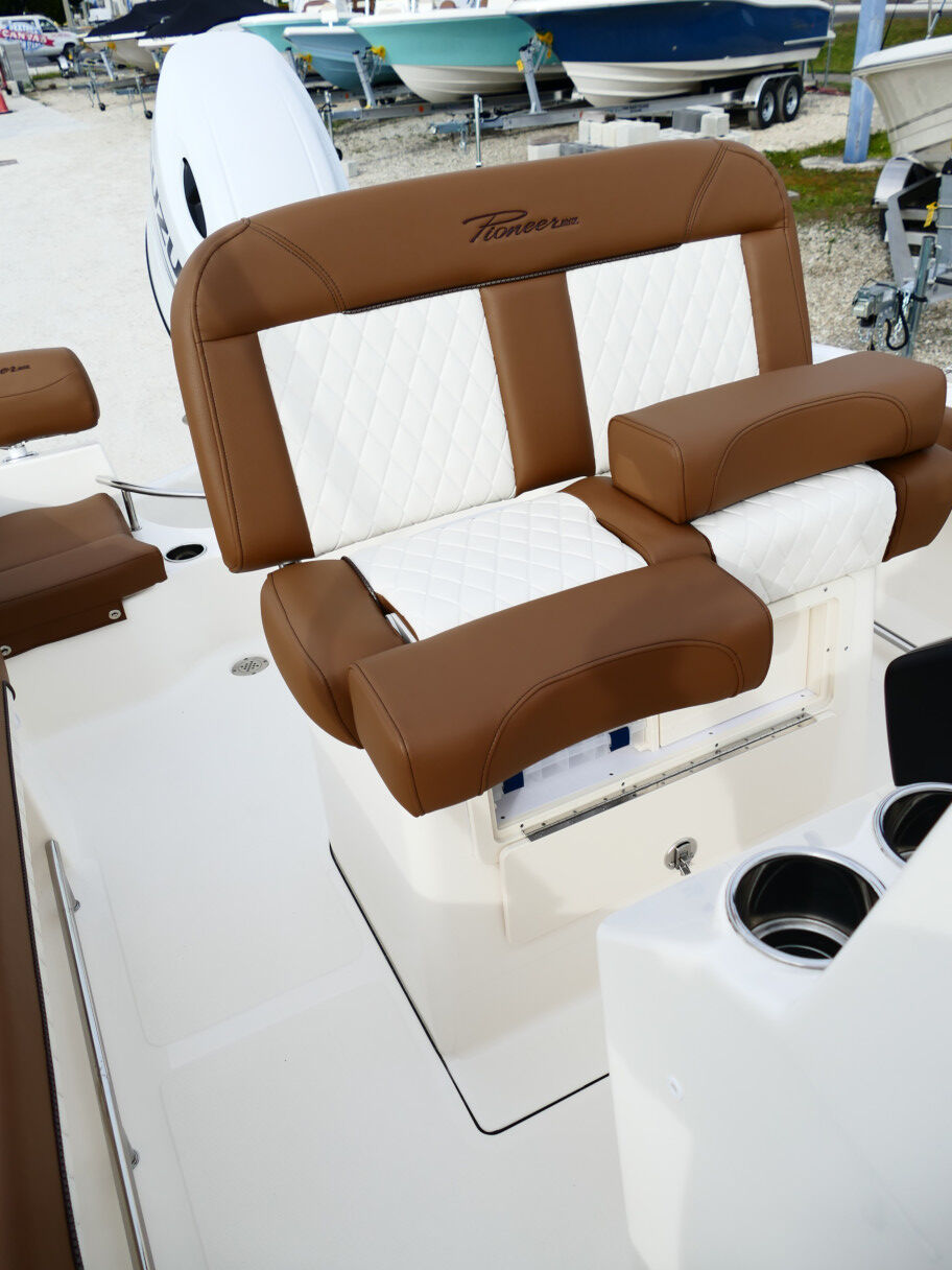 2026 Pioneer 202 Sportfish Seafoam Green Boat #29K Product Photo (2)