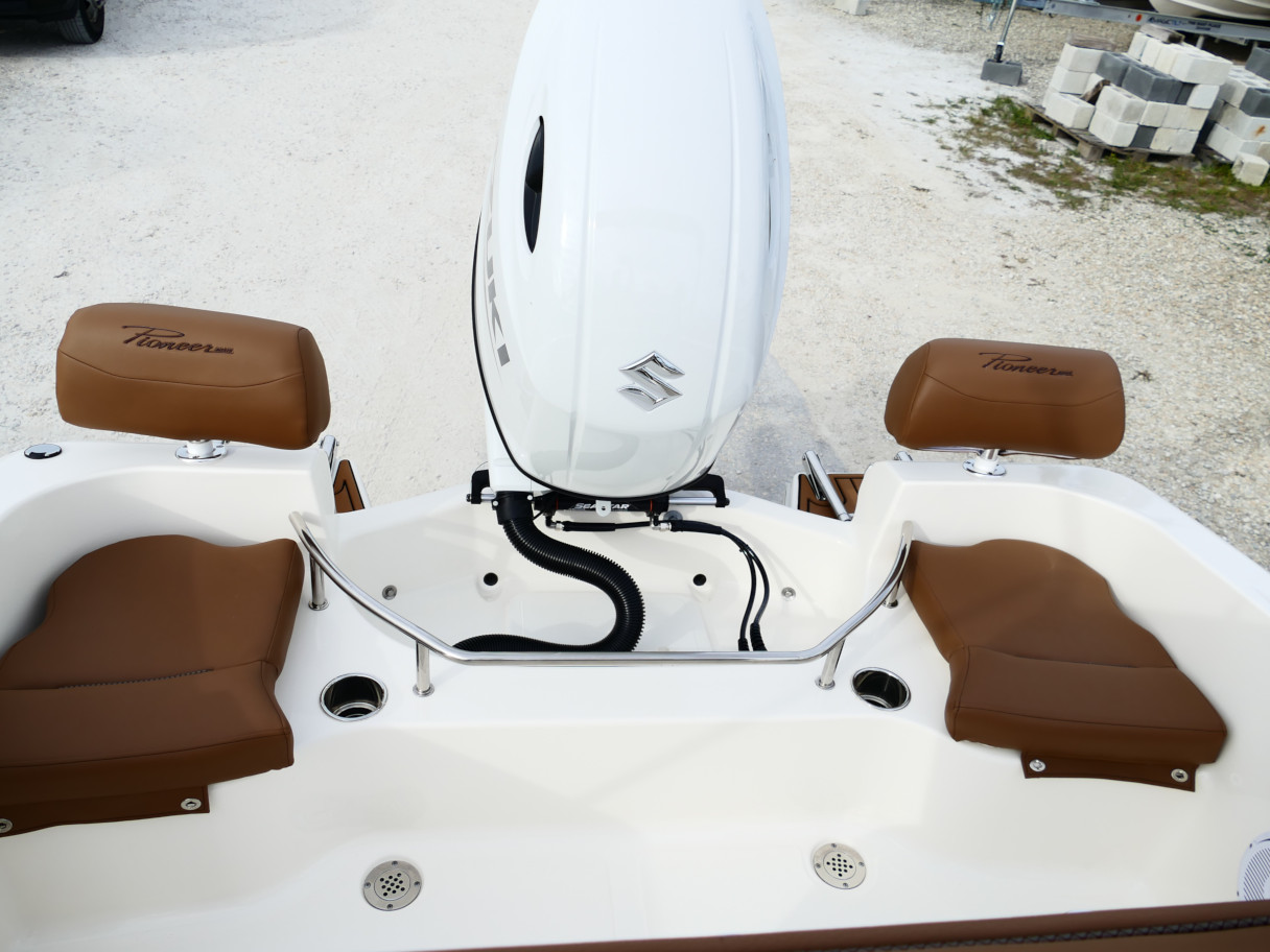 2026 Pioneer 202 Sportfish Seafoam Green Boat #29K Product Photo (2)