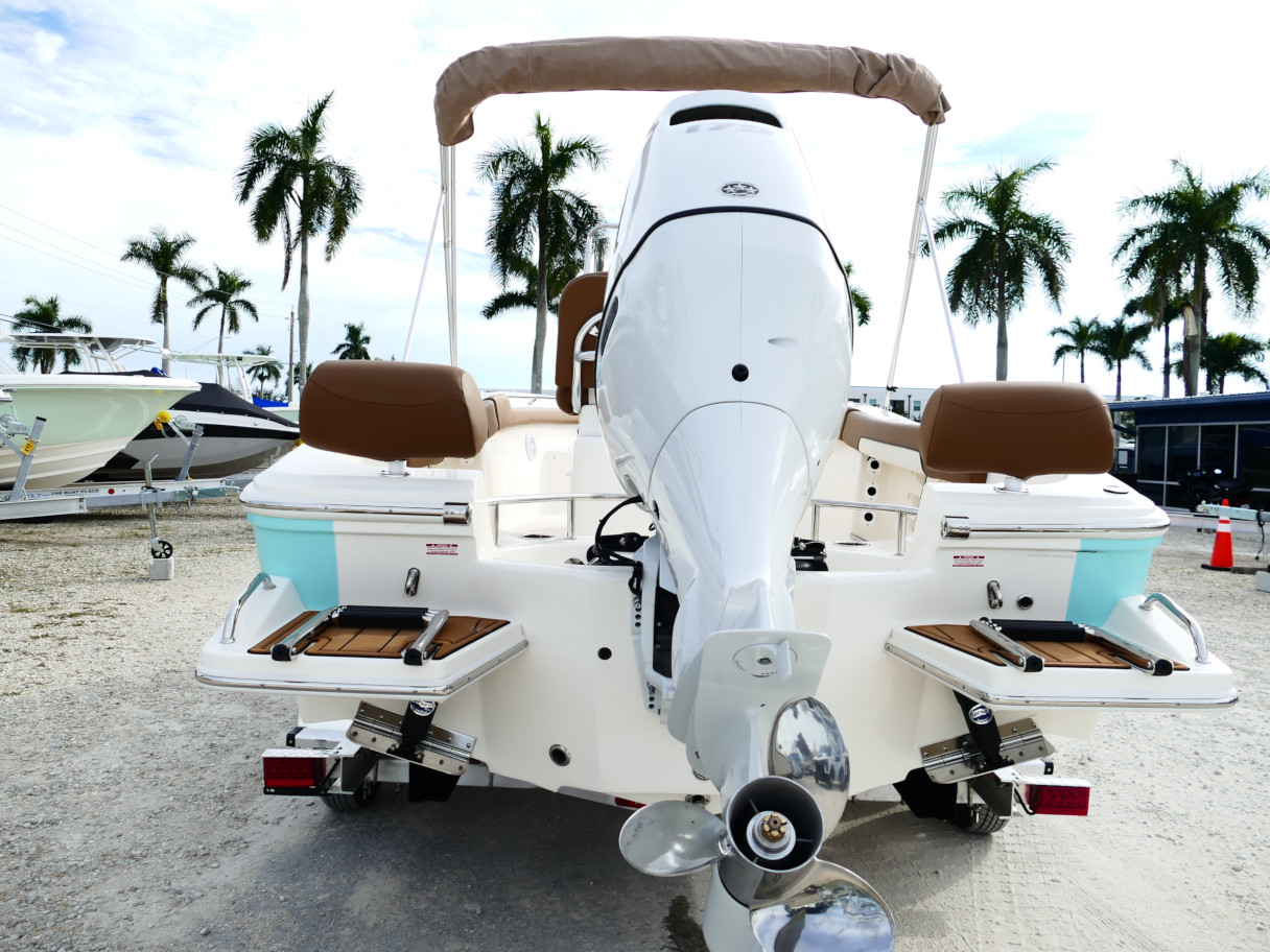 2026 Pioneer 202 Sportfish Seafoam Green Boat #29K Product Photo (2)