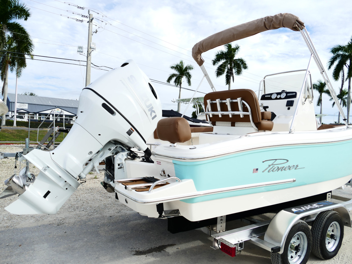 2026 Pioneer 202 Sportfish Seafoam Green Boat #29K Product Photo (2)