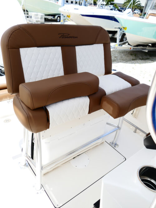 2026 Pioneer 202 islander Center Console Boat 14F