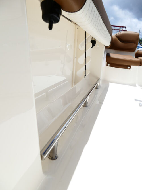 2026 Pioneer 202 islander Center Console Boat 14F