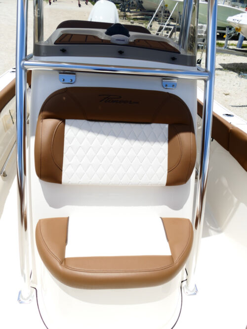 2026 Pioneer 202 islander Center Console Boat 14F