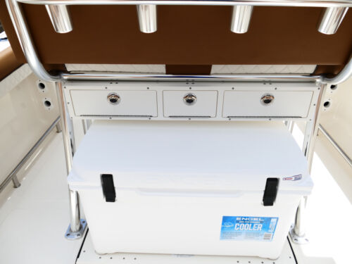 2026 Pioneer 202 islander Center Console Boat 14F