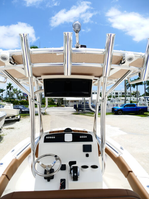 2026 Pioneer 202 islander Center Console Boat 14F