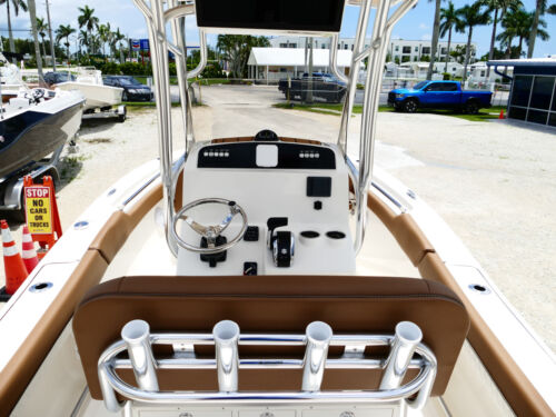 2026 Pioneer 202 islander Center Console Boat 14F
