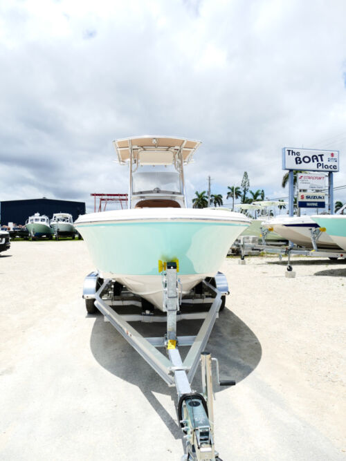 2026 Pioneer 202 islander Center Console Boat 14F