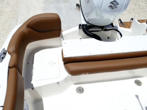 2026 Pioneer 202 islander Center Console Boat 14F