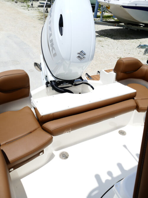 2026 Pioneer 202 islander Center Console Boat 14F