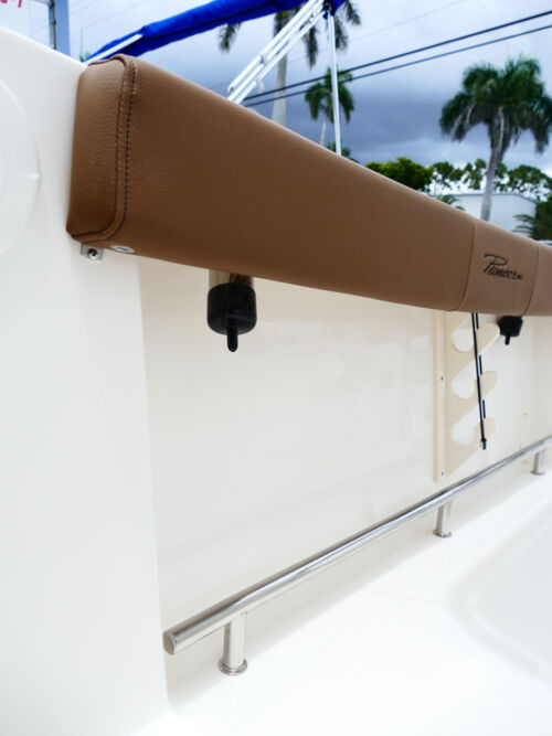 2026 Pioneer 220 Bay Sport Center Console Boat 76F
