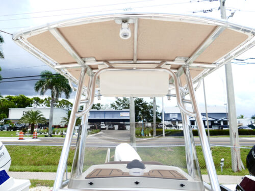 2026 Pioneer 220 Bay Sport Center Console Boat 76F