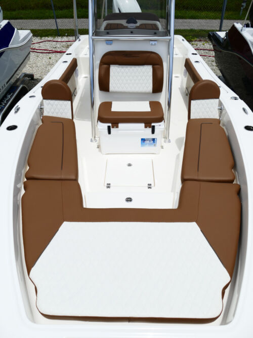 2026 Pioneer 220 Bay Sport Center Console Boat 76F