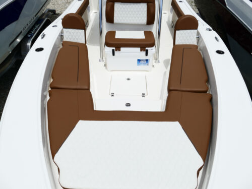 2026 Pioneer 220 Bay Sport Center Console Boat 76F