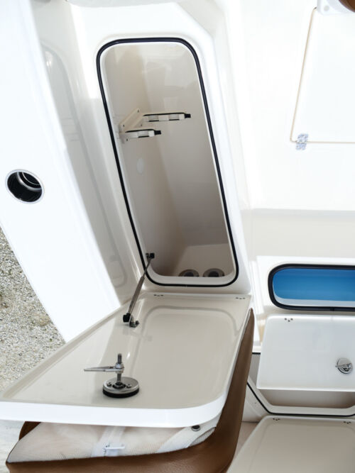 2026 Pioneer 220 Bay Sport Center Console Boat 76F