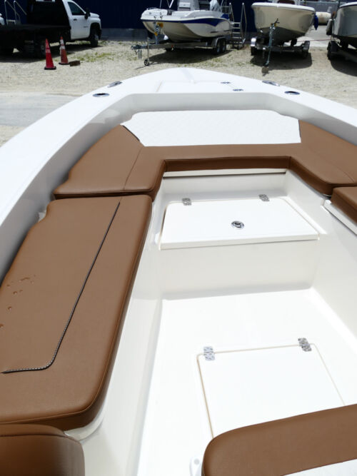 2026 Pioneer 220 Bay Sport Center Console Boat 76F
