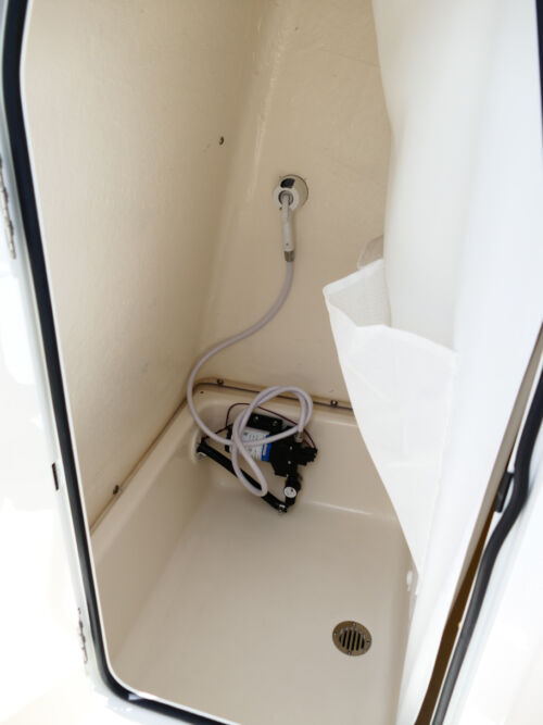 2026 Pioneer 220 Bay Sport Center Console Boat 76F