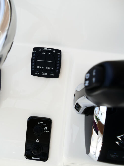 2026 Pioneer 220 Bay Sport Center Console Boat 76F