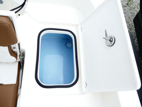 2026 Pioneer 220 Bay Sport Center Console Boat 76F