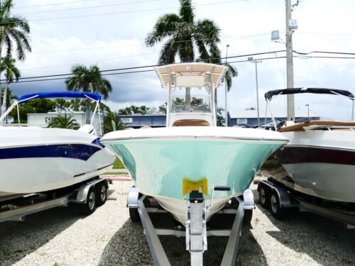 2026 Pioneer 220 Bay Sport Center Console Boat 76F