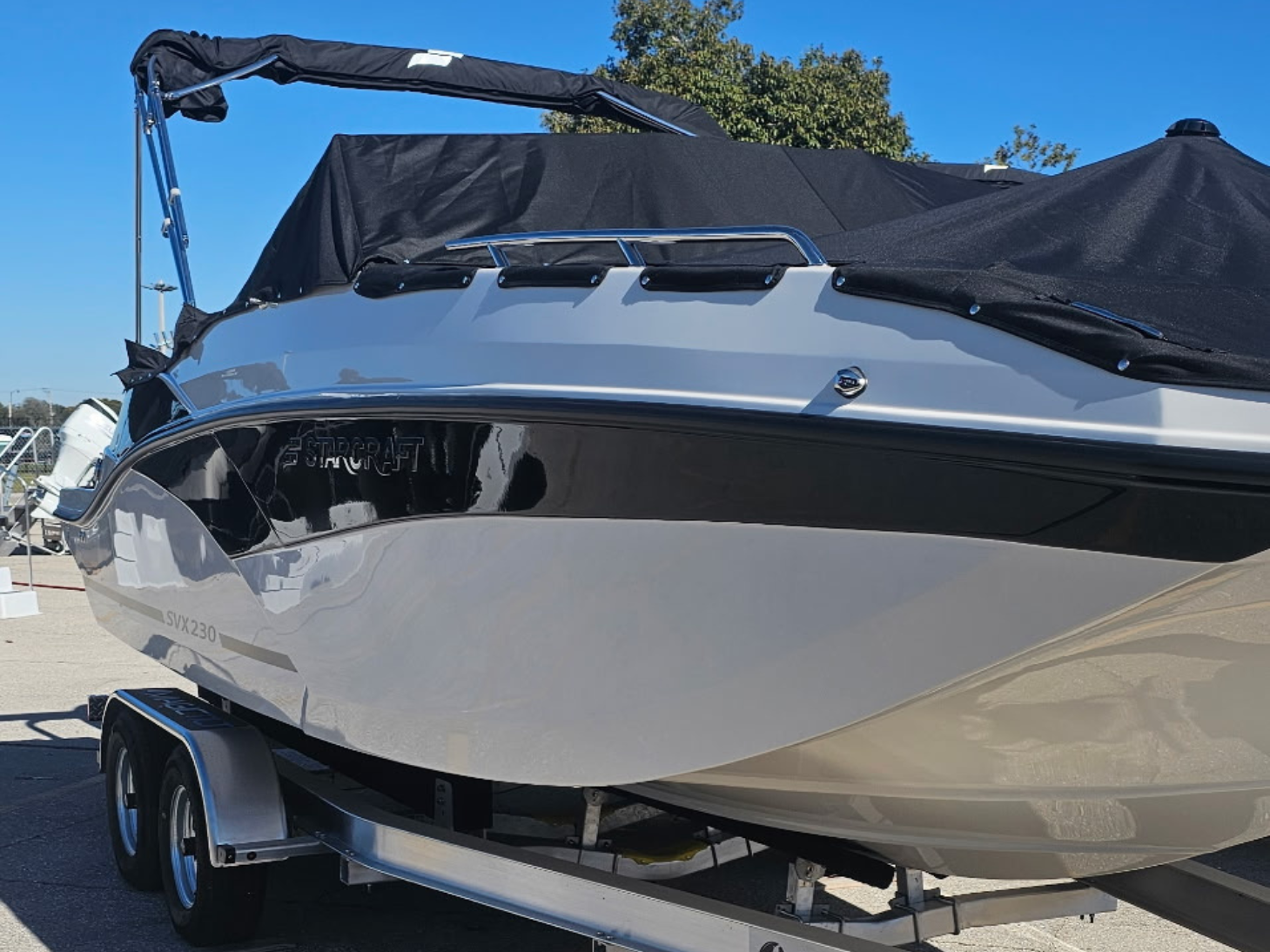2026 Starcraft 46B SVX 230 OB Deck Boat Default Photo