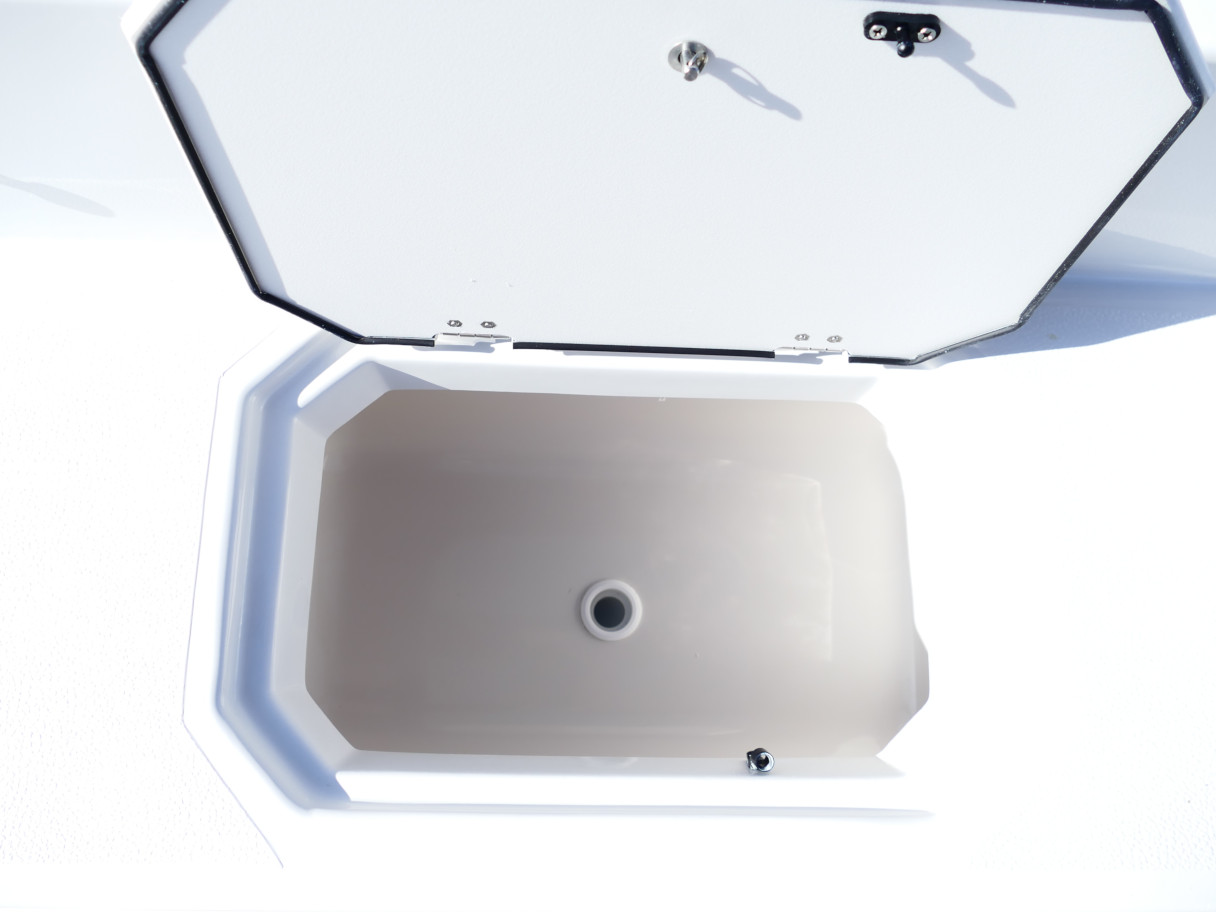 2026 Starcraft SVX 211 OB Deck Boat Carolina Blue #85G