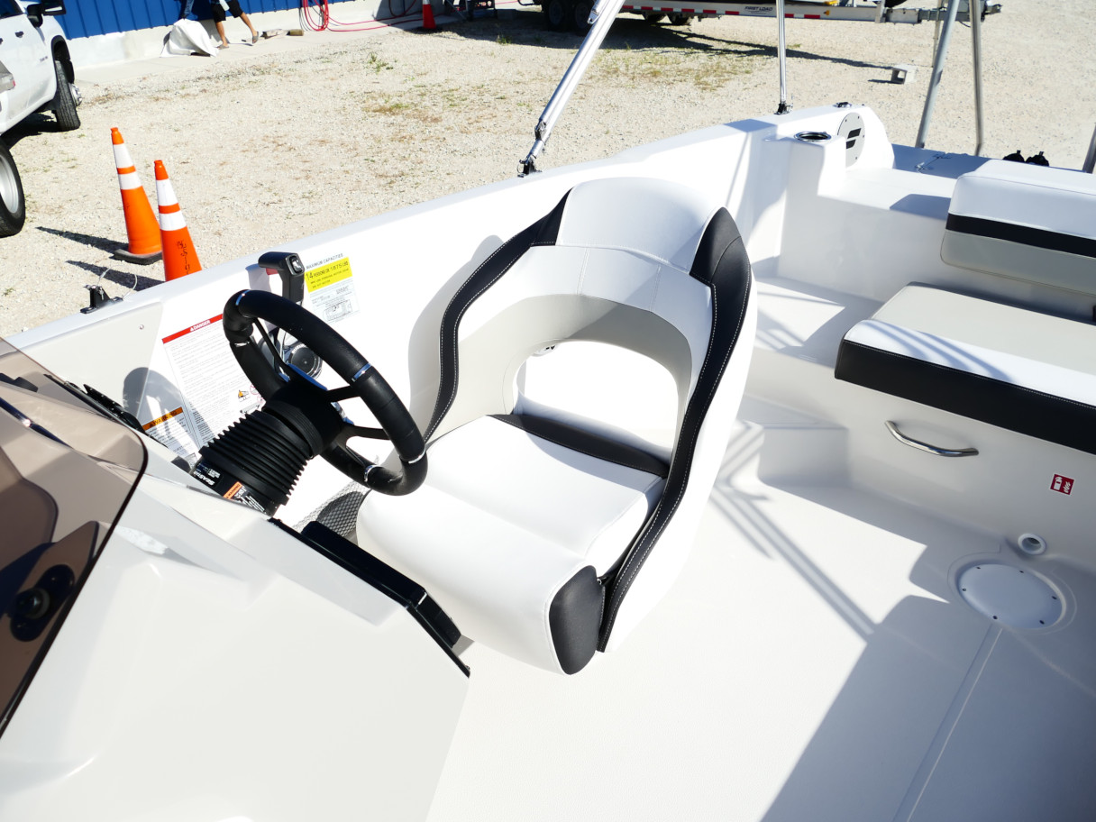 2026 Starcraft SVX 211 OB Deck Boat Carolina Blue #85G