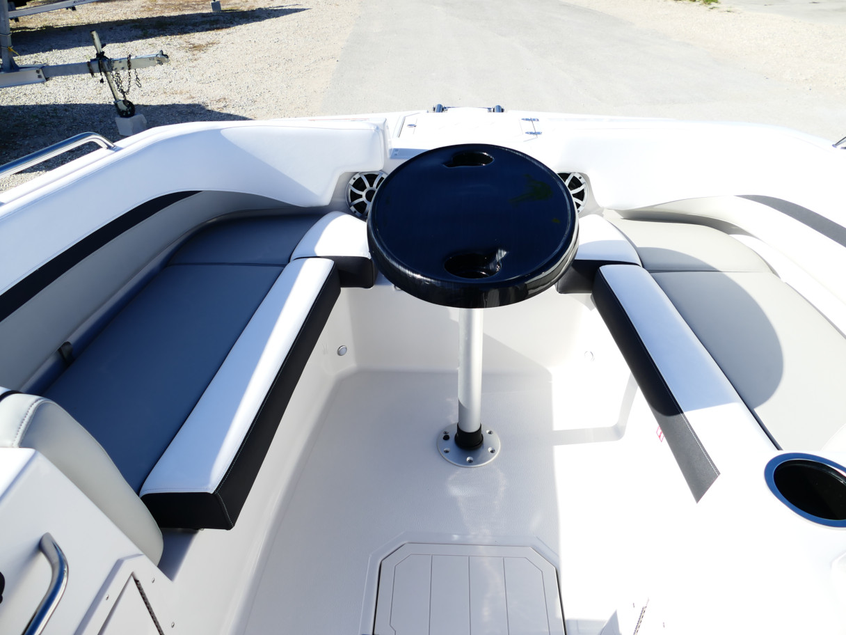 2026 Starcraft SVX 211 OB Deck Boat Carolina Blue #85G