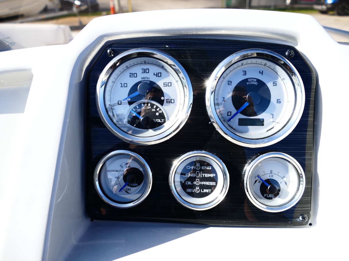 2026 Starcraft SVX 211 OB Deck Boat Carolina Blue #85G