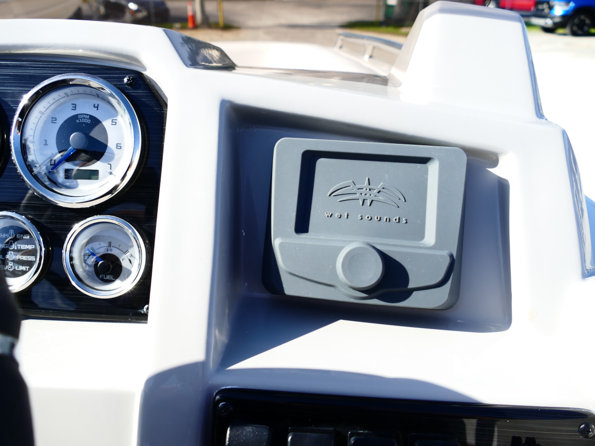 2026 Starcraft SVX 211 OB Deck Boat Carolina Blue #85G