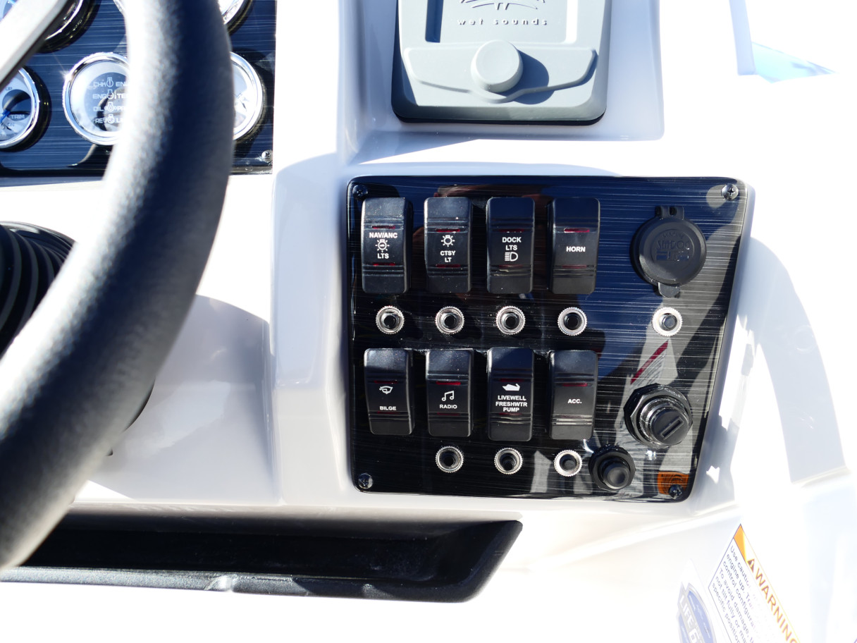 2026 Starcraft SVX 211 OB Deck Boat Carolina Blue #85G