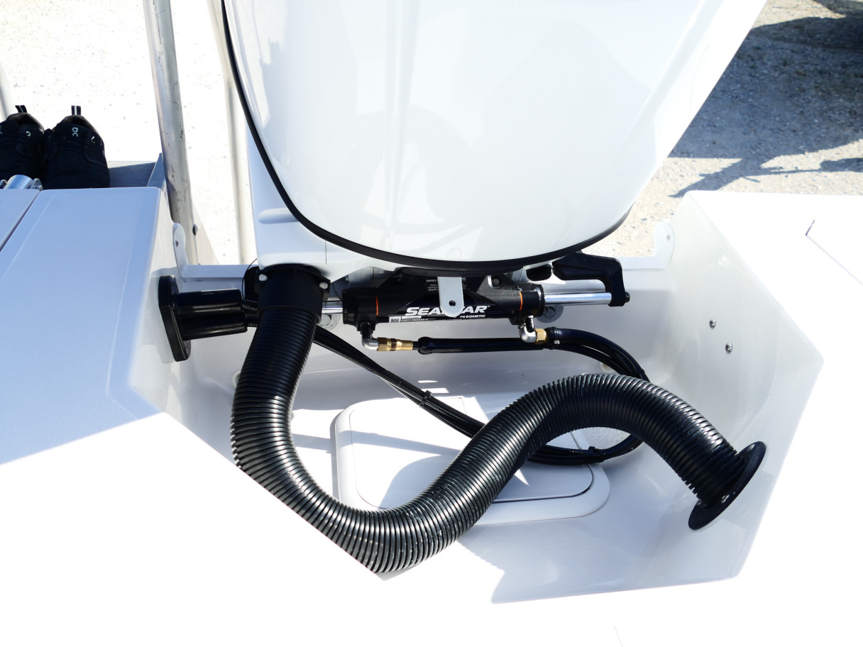 2026 Starcraft SVX 211 OB Deck Boat Carolina Blue #85G